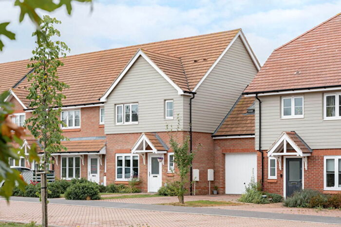 3 Bedroom End Of Terrace House For Sale In Icknield Gardens, Pitstone, Buckinghamshire, LU7