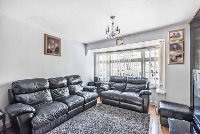 3 Bedroom End Of Terrace House To Rent In Park View Road, Uxbridge, UB8