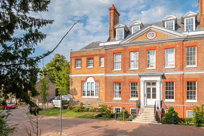 2 Bedroom Apartment For Sale In Chalk Lane, Epsom, Surrey, KT18