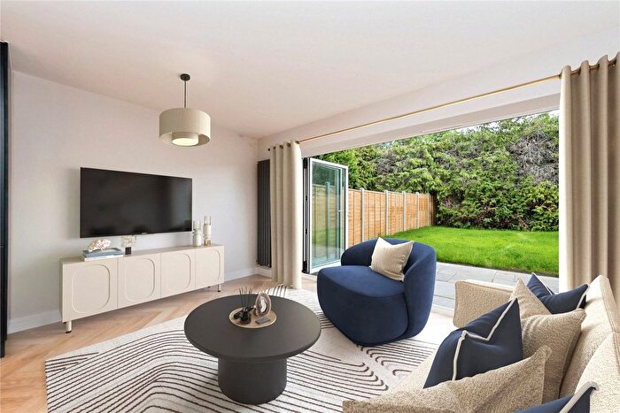3 Bedroom Semi Detached House For Sale In Greenways, Esher, Surrey, KT10