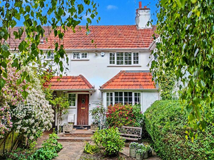 3 Bedroom Cottage For Sale In Sandy Lane, Cobham, KT11
