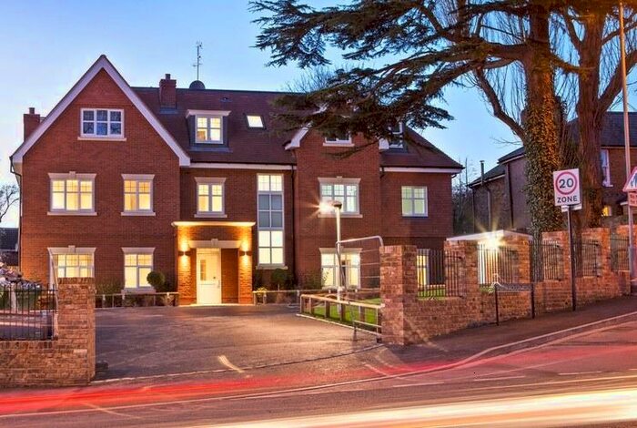 2 Bedroom Apartment To Rent In Carlyon House Maidenhead Berkshire, SL6