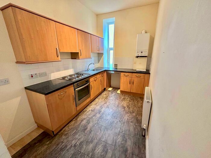 2 Bedroom Apartment To Rent In Redwing Crescent, Huddersfield, HD3