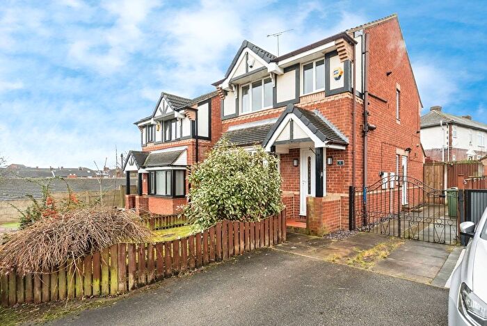 3 Bedroom Detached House For Sale In Hazelwood Gardens, Hemsworth, Pontefract, WF9