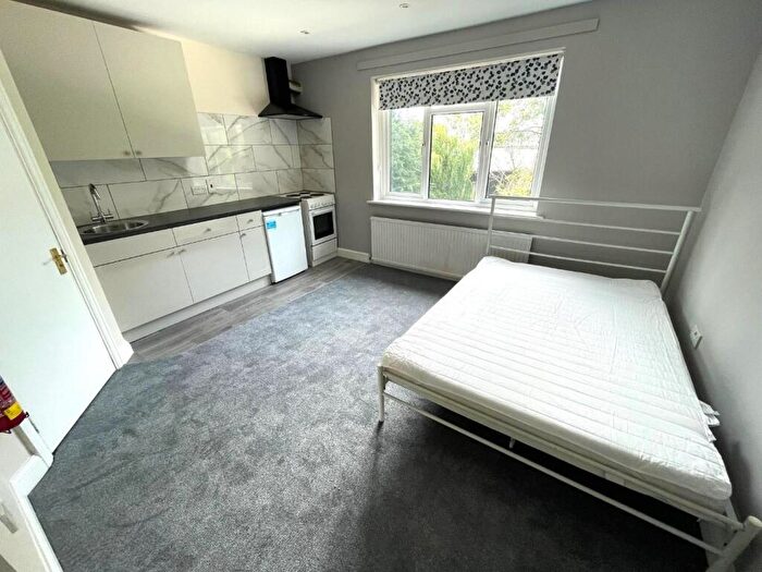 Studio To Rent In Woodland Way, Mill Hill, NW7
