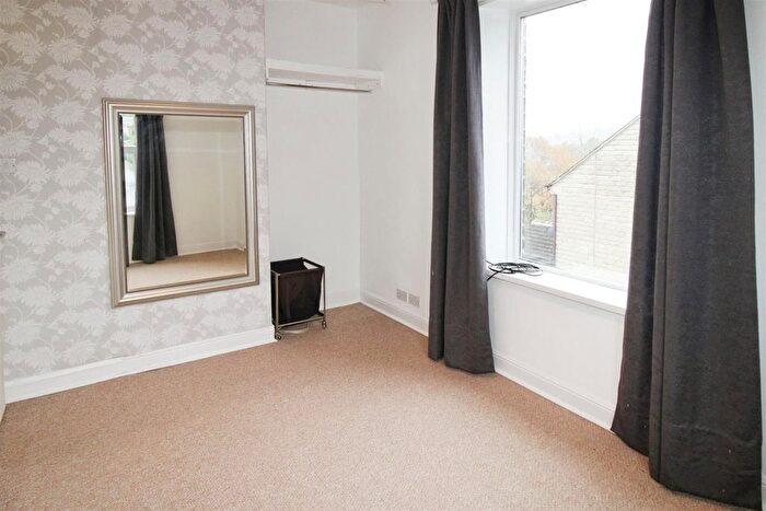 2 Bedroom End Of Terrace House To Rent In Cobden Street, Clayton, BD14