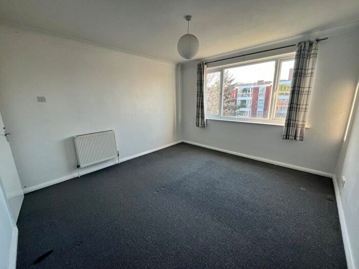 2 Bedroom Apartment To Rent In Outram Road, Southsea, Hampshire, PO5
