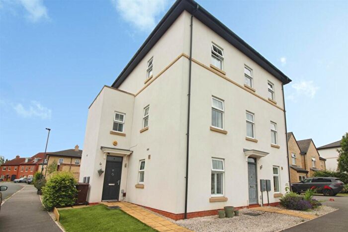 4 Bedroom Semi-Detached House For Sale In Fairfield Link, Sherburn In Elmet, Leeds, LS25