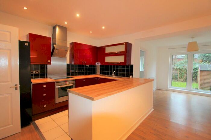 2 Bedroom Flat To Rent In St James Road, Croydon, CR0