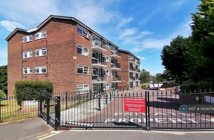 1 Bedroom Flat To Rent In High Gables, Bromley, BR2