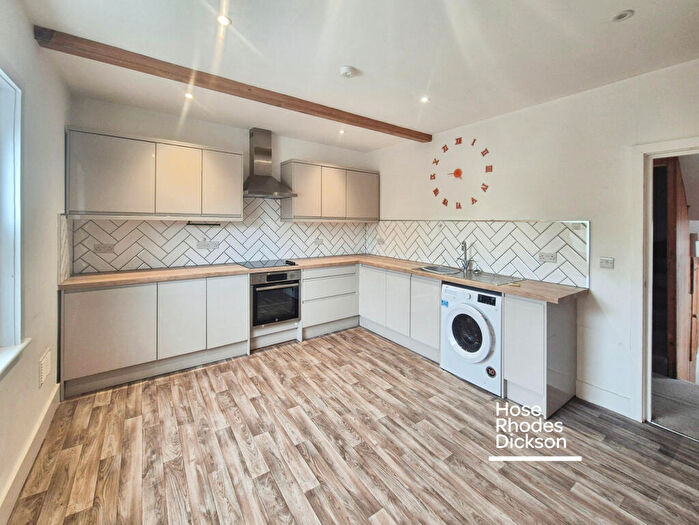 3 Bedroom Apartment To Rent In High Street, Newport, PO30