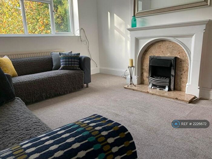 2 Bedroom Flat To Rent In Ballbrook Court, Manchester, M20