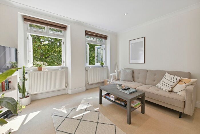 3 Bedroom Flat For Sale In Cornwall Gardens, South Kensington, SW7
