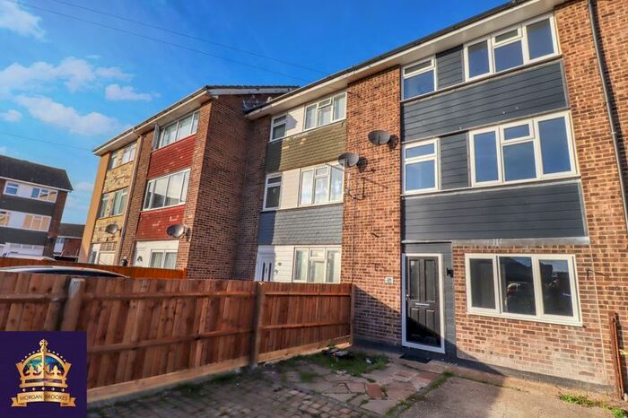 4 Bedroom Terraced House To Rent In Fifth Avenue, Canvey Island SS8