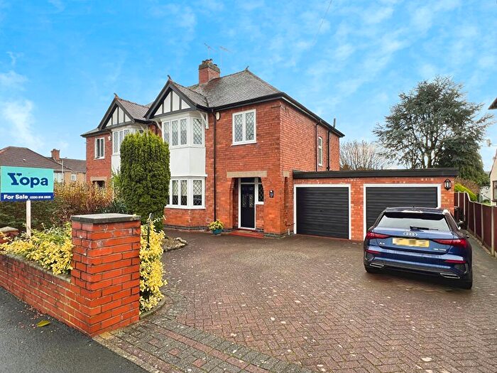 3 Bedroom Semi Detached House For Sale In Harbury Street, Burton-on-trent, DE13