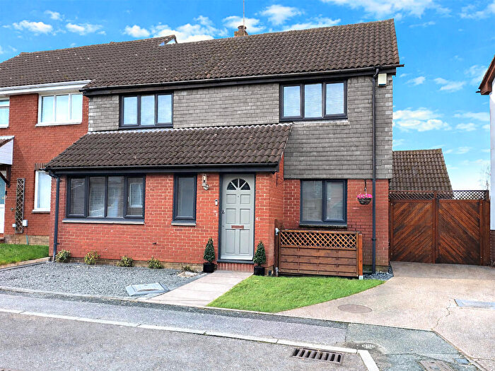 3 Bedroom Semi-Detached House For Sale In Cannock Chase, Bedford, MK41