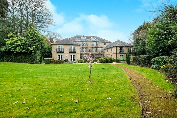 2 Bedroom Flat To Rent In Pembury Road, Tunbridge Wells, Kent, TN2