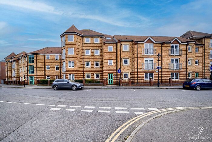 2 Bedroom Flat For Sale In Carpathian Court, Chamberlain Court, Jewellery Quarter, B18
