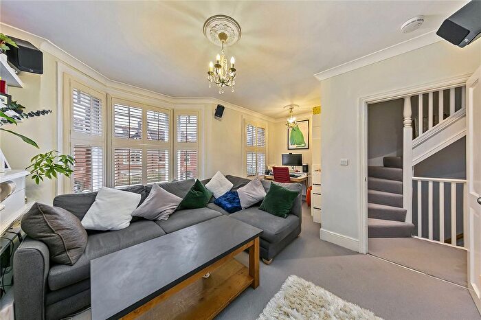 3 Bedroom Maisonette For Sale In Godstone Road, St Margarets, Twickenham, TW1