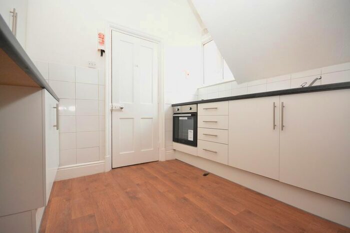 1 Bedroom Flat To Rent In Buckland Road, Maidstone, ME16