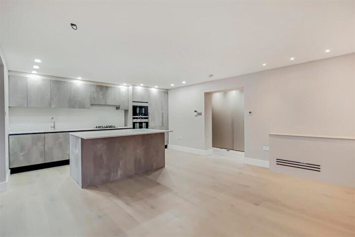 2 Bedroom Apartment To Rent In Fitzjohns Avenue, Hampstead, London, NW3