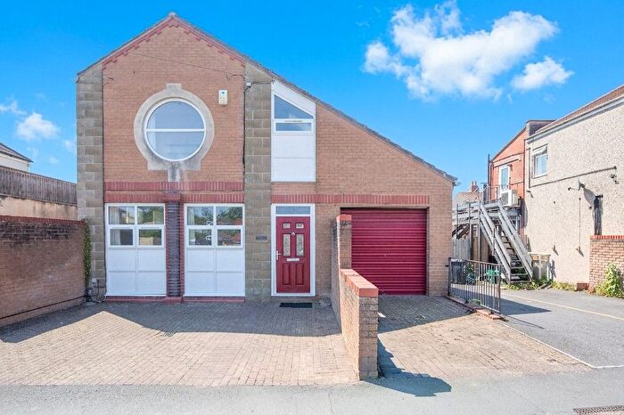 2 Bedroom Detached House For Sale In Bridge Walk, Bristol, BS7