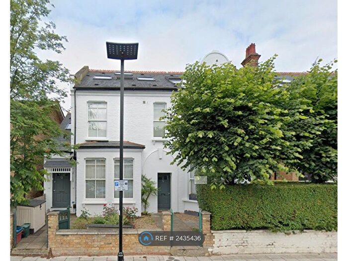 3 Bedroom Flat To Rent In St Marry Grove, London, W4