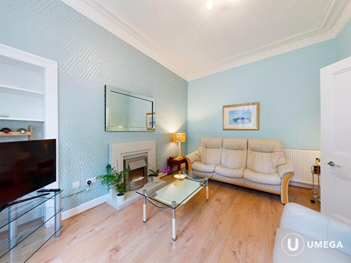 2 Bedroom Apartment To Rent In Heriot Hill Terrace, Canonmills, Edinburgh, EH7