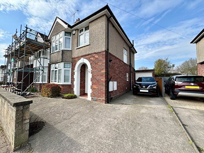 3 Bedroom Semi-Detached House For Sale In Lyde Road, Yeovil, Somerset, BA21