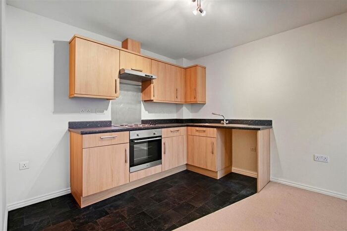 1 Bedroom Flat For Sale In Horse Chestnut Close, Chesterfield, S40