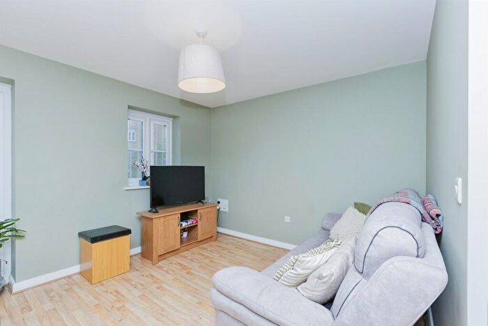 3 Bedroom Town House For Sale In Buxton Crescent, Broughton Astley, Leicester, LE9