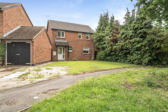 3 Bedroom Detached House For Sale In Milton Drive, Newport Pagnell, Buckinghamshire, MK16