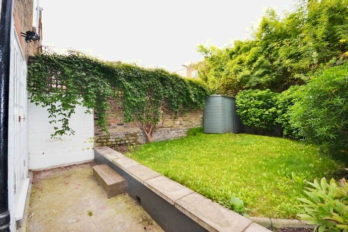 3 Bedroom Flat To Rent In Portnall Road, Maida Hill/Queens Park, London, W9