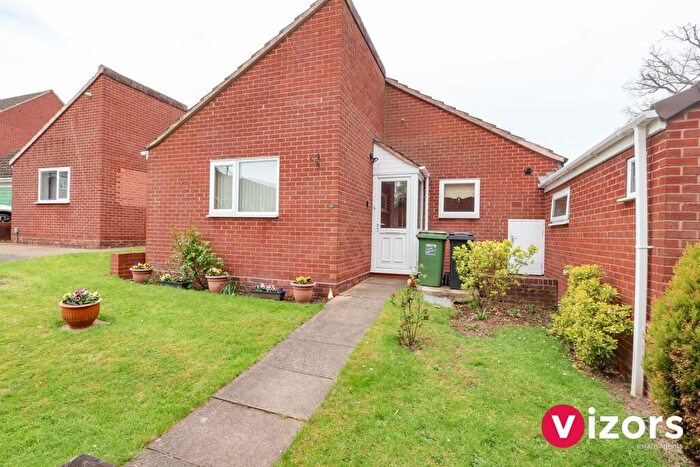 2 Bedroom Terraced Bungalow For Sale In Insetton Close, Winyates West, Redditch, B98