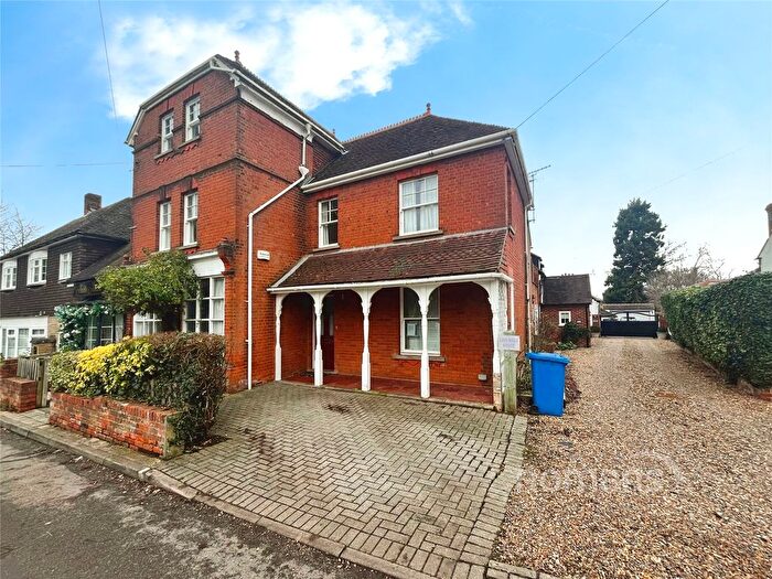 5 Bedroom Semi Detached House For Sale In Bigfrith Lane, Cookham, Maidenhead, SL6