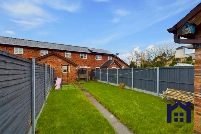 3 Bedroom Barn Conversion For Sale In Pompian Brow, Bretherton, PR26