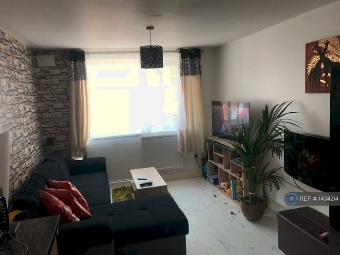 1 Bedroom Flat To Rent In Mill Road, Gillingham, ME7