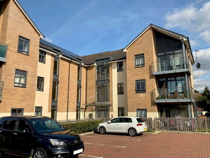 Houses to rent in Redhill, Surrey