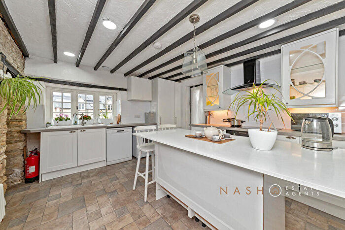 2 Bedroom Cottage For Sale In High Street, Stoke Goldington, MK16