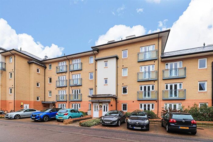2 Bedroom Flat For Sale In Hampden Gardens, Cambridge, CB1