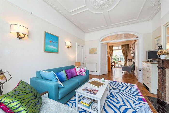 2 Bedroom Flat To Rent In Hestercombe Avenue, London, SW6