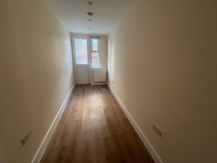 2 Bedroom Flat To Rent In London Road, Reading, RG1