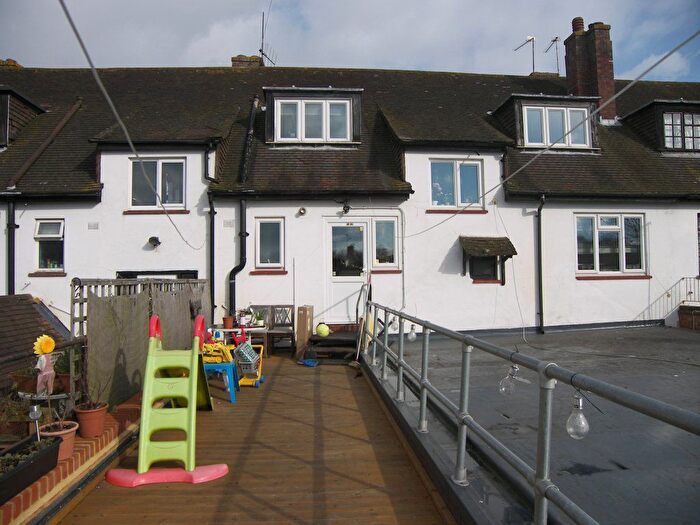 1 Bedroom Flat To Rent In Station Parade, Ockham Road South, East Horsley, Leatherhead, KT24