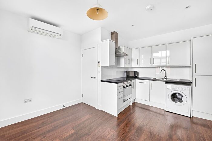 1 Bedroom Flat To Rent In Bethnal Green Road, Bethnal Green, E2