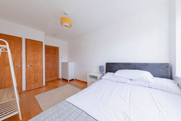1 Bedroom Flat For Sale In Rephidim Street, London Bridge, London, SE1