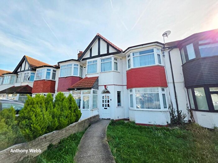 4 Bedroom Terraced House For Sale In Connaught Gardens, Palmers Green, N13