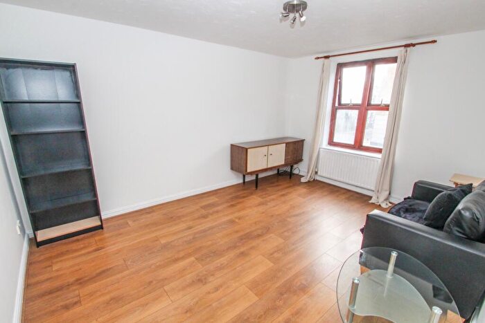 1 Bedroom Flat To Rent In Victoria Street, Stratford, London, E15