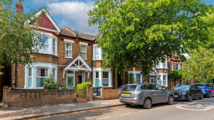 2 Bedroom Flat For Sale In Elthorne Park Road, London, W7