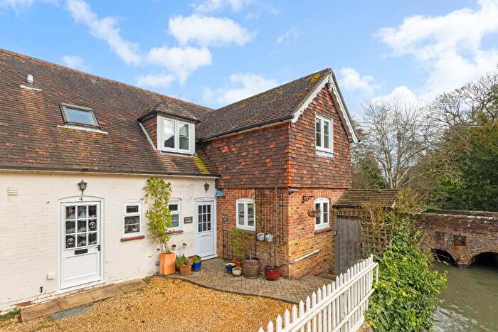 3 Bedroom Semi Detached House For Sale In Station Road, Kintbury, Berkshire, ., RG17