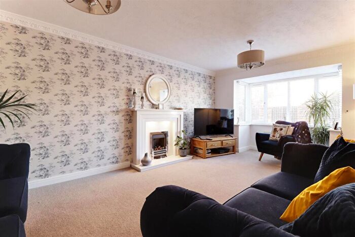 5 Bedroom Detached House For Sale In Vicarage Walk, North Cave, HU15